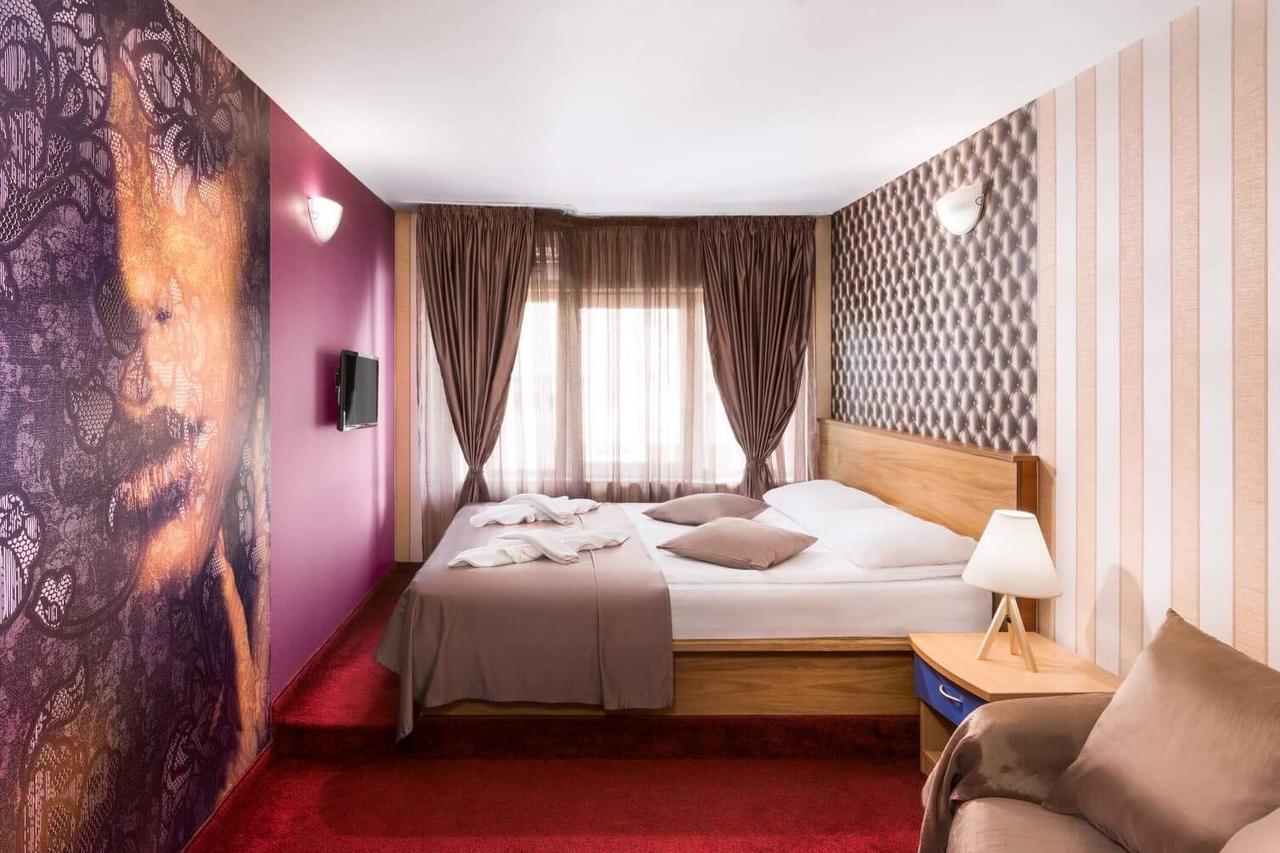 Hotel Central Point Sofia Bagian luar foto